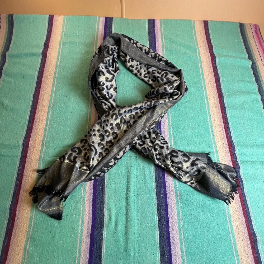 Ivy London NYC Scarf Womens OS Silver Gold Metallic Leopard Print Fringed Glam